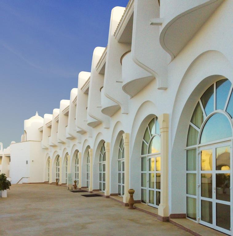 L' Amphitrite Palace Beach Resort & Spa Szhirat Kültér fotó