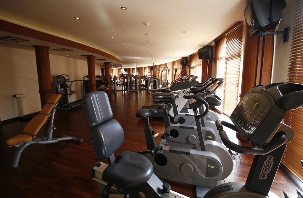 L' Amphitrite Palace Beach Resort & Spa Szhirat Kültér fotó